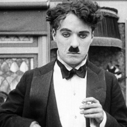 Charlot rentre tard